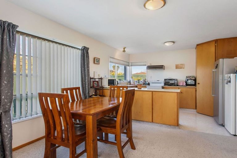 Photo of property in 2/12 Lagan Street, Belfast, Christchurch, 8051