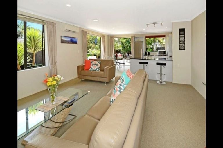 Photo of property in 11a Glendhu Road, Bayview, Auckland, 0629