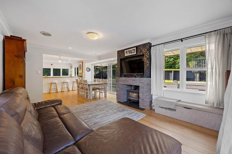 Photo of property in 6 Kerry Dell, Cockle Bay, Auckland, 2014