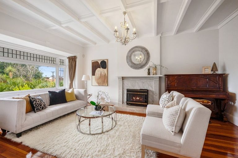 Photo of property in 1/317 Lake Road, Hauraki, Auckland, 0622