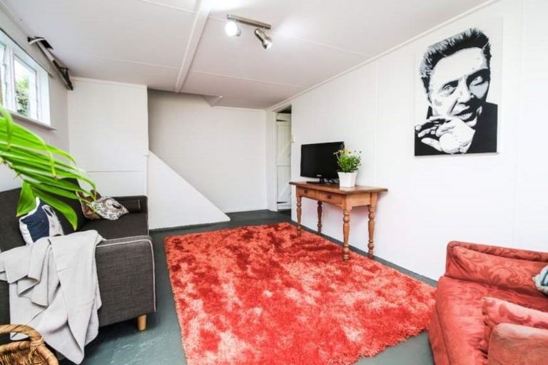 Photo of property in 182 Hutchinson Avenue, New Lynn, Auckland, 0600