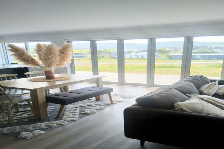 Photo of property in 28b Marram Place, Mangawhai Heads, Mangawhai, 0505