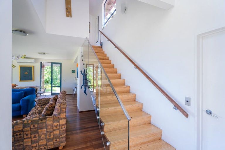 Photo of property in 92 Hahei Beach Road, Hahei, Whitianga, 3591