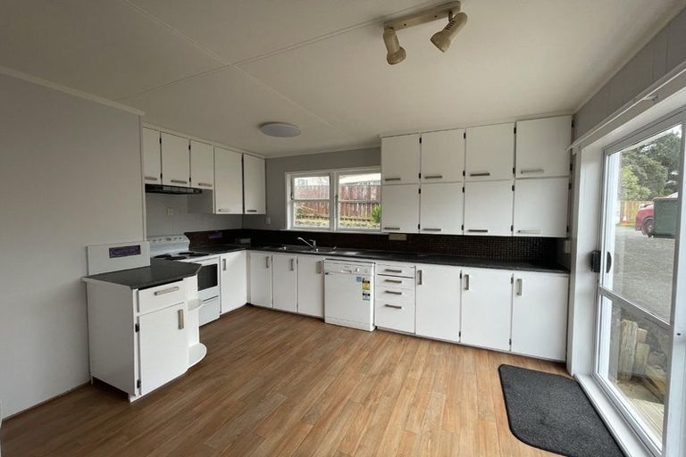 Photo of property in 17 Amundsen Grove, Stokes Valley, Lower Hutt, 5019