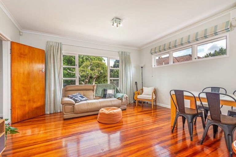 Photo of property in 17 Manawatu Street, Hokowhitu, Palmerston North, 4410