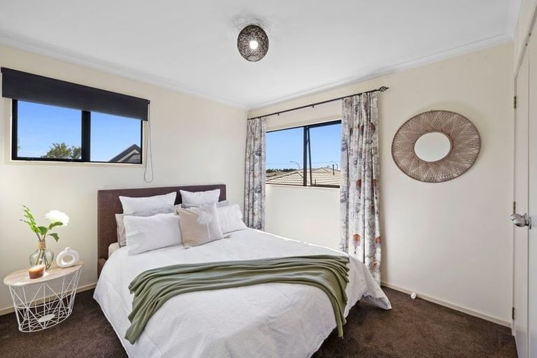 Photo of property in 7 Taylor Place, Merrilands, New Plymouth, 4312