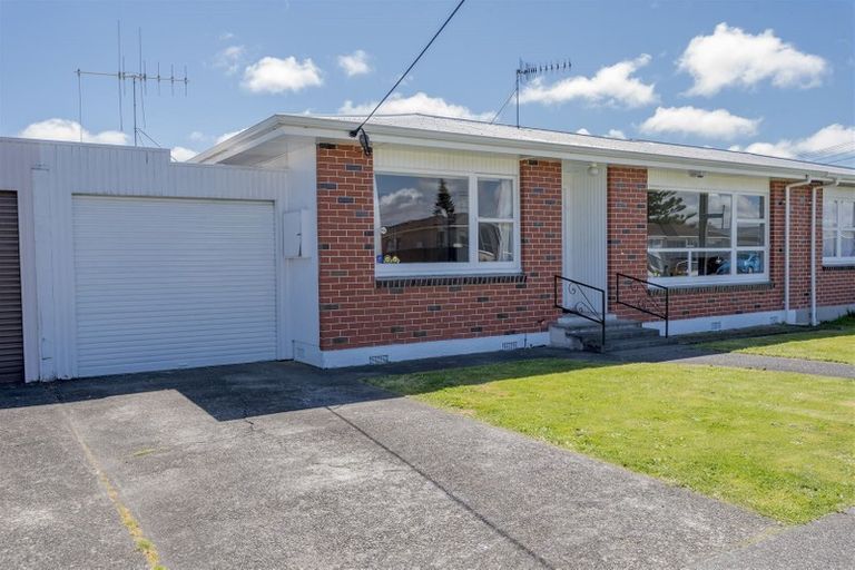 Photo of property in 55 Weraroa Road, Levin, 5510