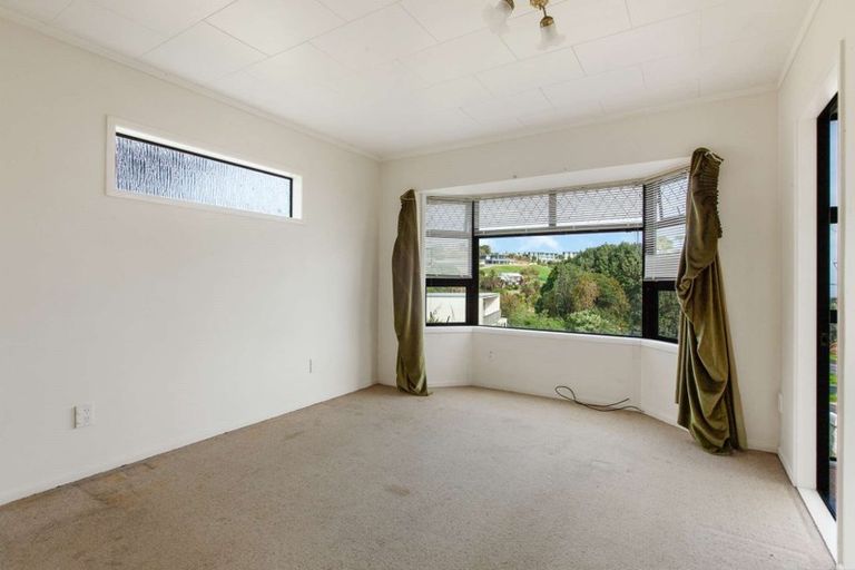 Photo of property in 2 Seaview Road, Cable Bay, 0420
