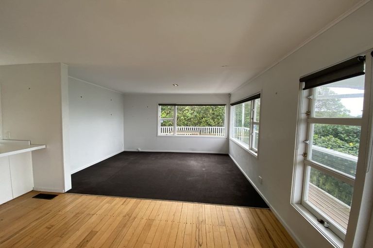 Photo of property in 54 Fortification Road, Karaka Bays, Wellington, 6022
