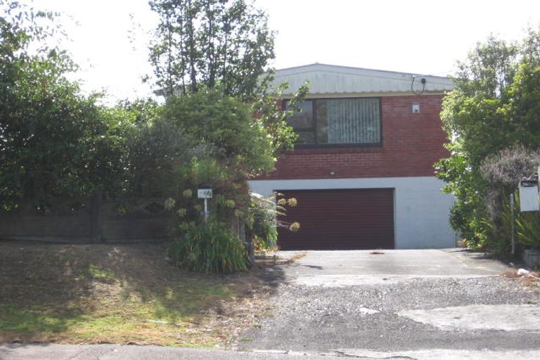 Photo of property in 619 Glenfield Road, Totara Vale, Auckland, 0629