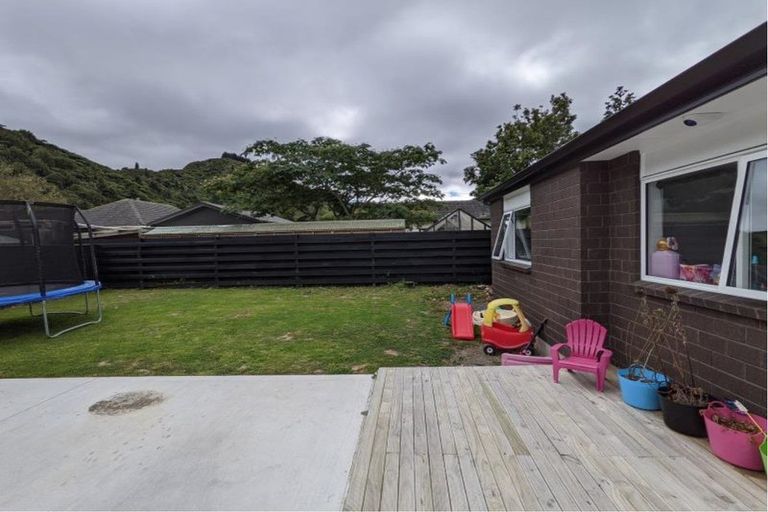 Photo of property in 33a Black Beech Street, Birchville, Upper Hutt, 5018