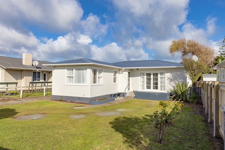 Photo of property in 195 Puriri Street, Castlecliff, Whanganui, 4501