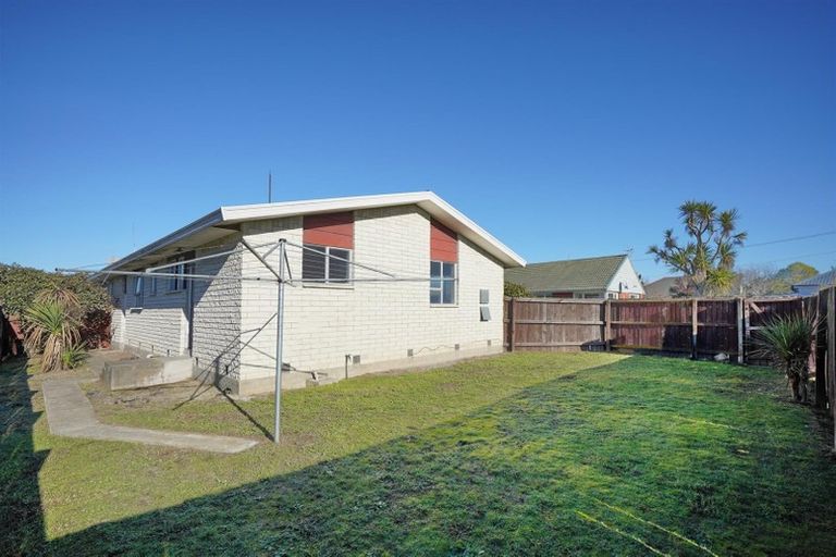 Photo of property in 1/144a Pages Road, Wainoni, Christchurch, 8061