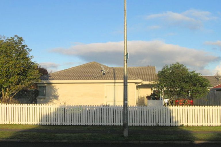 Photo of property in 66 Burswood Drive, Burswood, Auckland, 2013
