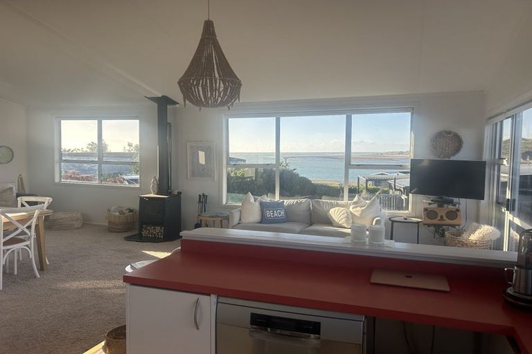 Photo of property in 8 Wainamu Road, Raglan, 3297