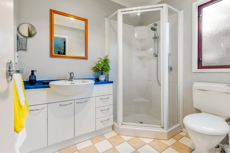 Photo of property in 9 Queen Natalie Place, Massey, Auckland, 0614