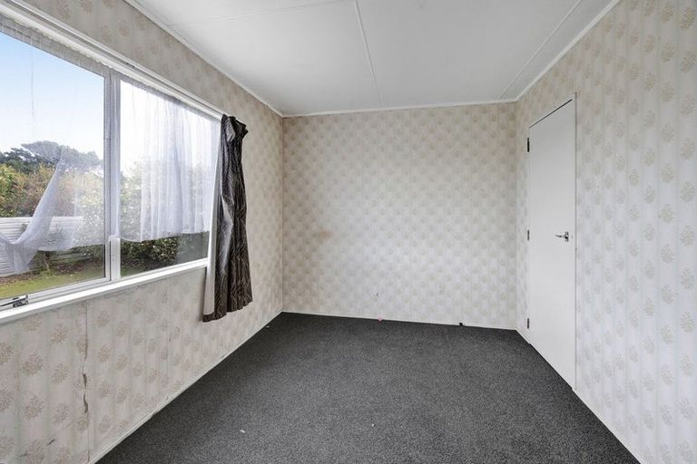 Photo of property in 1 Charles Major Place, Hawera, 4610