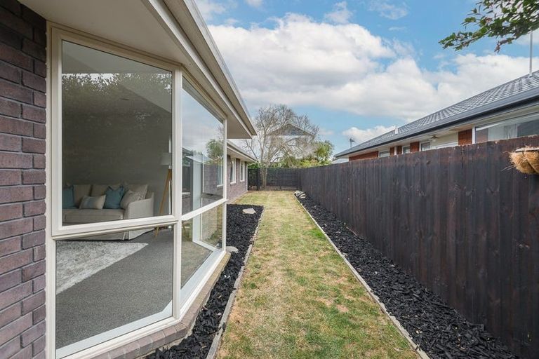 Photo of property in 8 Fieldmoor Place, Parklands, Christchurch, 8083