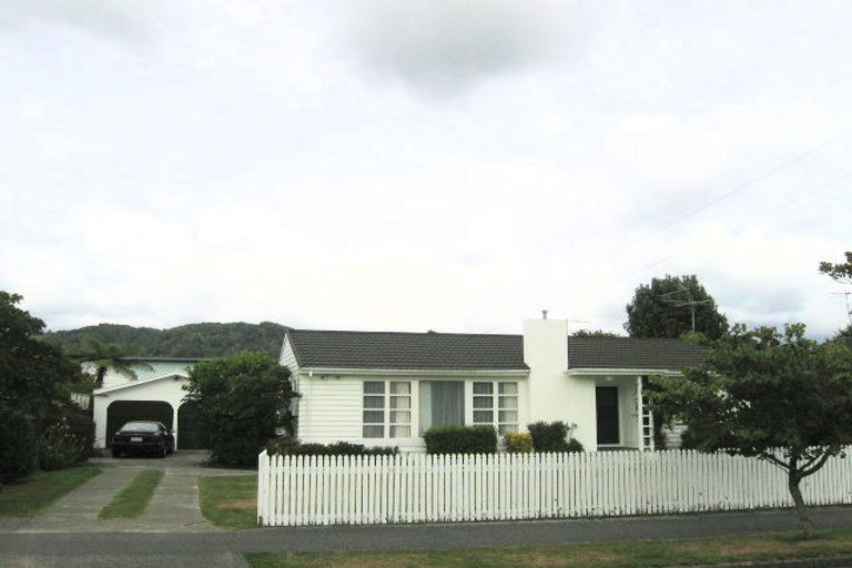 Photo of property in 4 Rongonui Street, Elderslea, Upper Hutt, 5018