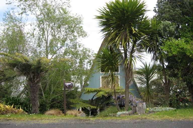 Photo of property in 15 Ferry Parade, Herald Island, Auckland, 0618