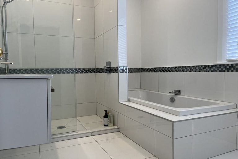 Photo of property in 1 Douglas Avenue, Mount Albert, Auckland, 1025
