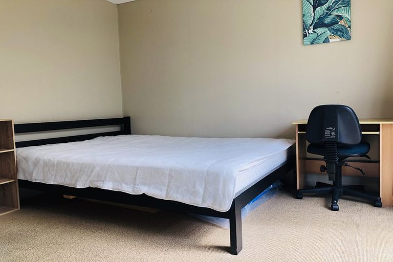 Photo of property in 11 Halldene Terrace, Red Beach, 0932