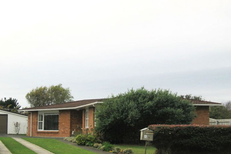 Photo of property in 41 Toru Road, Paraparaumu Beach, Paraparaumu, 5032