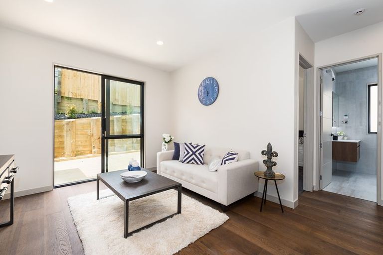 Photo of property in 14 Drover Close, Flat Bush, Auckland, 2019