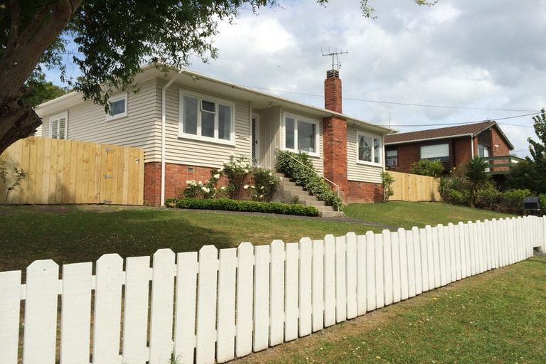 Photo of property in 1/13 Elliott Avenue, Bayview, Auckland, 0629