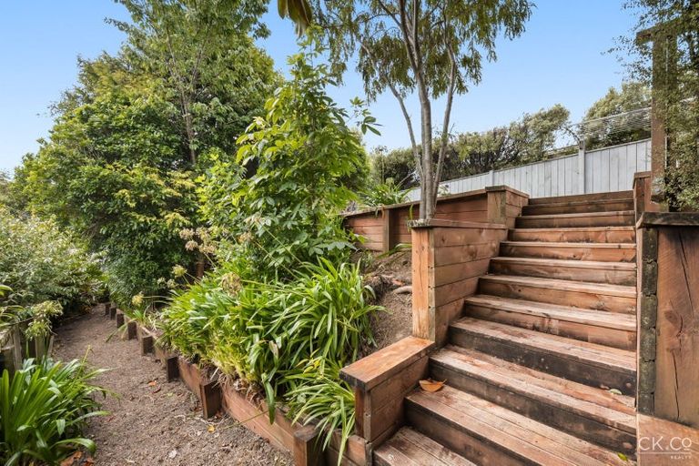 Photo of property in 32a Dowling Grove, Silverstream, Upper Hutt, 5019