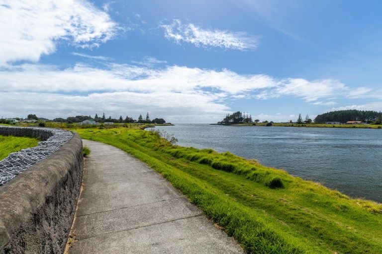 Photo of property in 67a Queen Street, Waitara, 4320