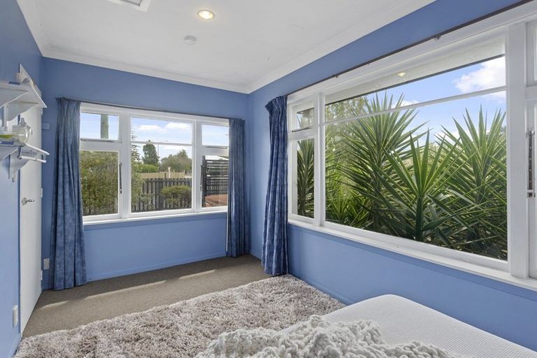 Photo of property in 255 Lake Terrace Road, Shirley, Christchurch, 8061