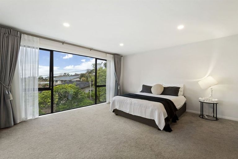 Photo of property in 10a Aberdeen Road, Campbells Bay, Auckland, 0620