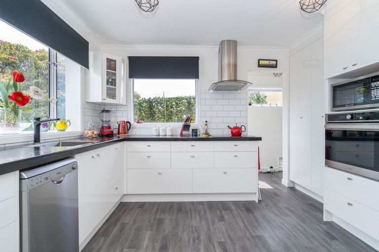 Photo of property in 6 Geddes Street, Green Island, Dunedin, 9018