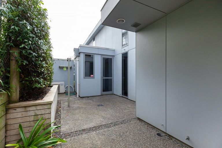 Photo of property in 9 Standish Street, New Plymouth, 4310