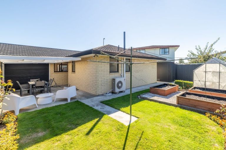 Photo of property in 2/10 Guise Lane, Hillmorton, Christchurch, 8025