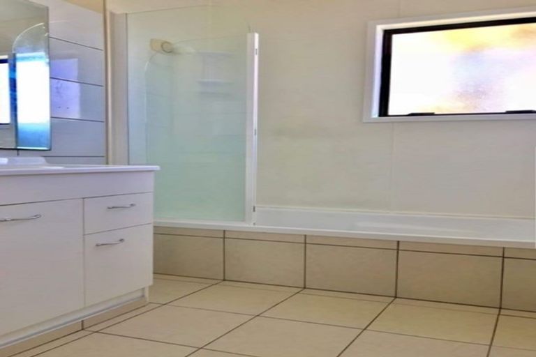 Photo of property in 112 Coronation Road, Papatoetoe, Auckland, 2025