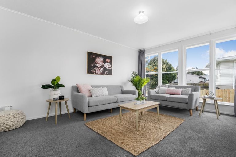 Photo of property in 10 Olive Street, Manurewa, Auckland, 2102