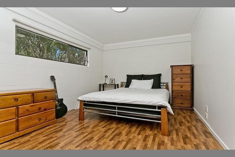 Photo of property in 1/16 Toroa Street, Torbay, Auckland, 0630