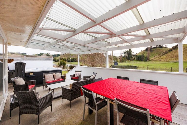 Photo of property in 69 Ongo Road, Hunterville, 4730