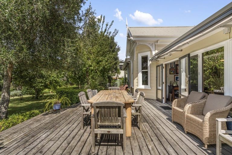 Photo of property in 120 Vauxhall Road, Narrow Neck, Auckland, 0624