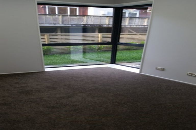 Photo of property in 9a Gwenand Place, Botany Downs, Auckland, 2010