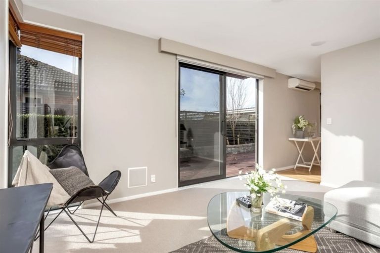 Photo of property in 6a Sawyers Arms Road, Northcote, Christchurch, 8052