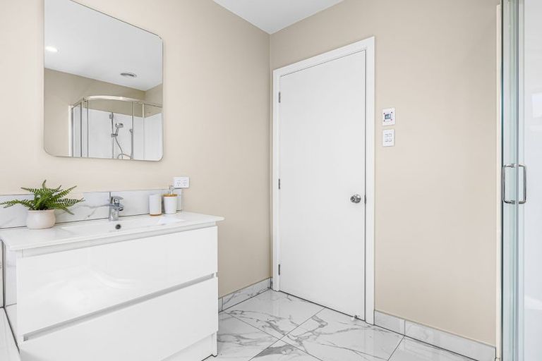 Photo of property in 1/5a Rossiter Avenue, Redwood, Christchurch, 8051