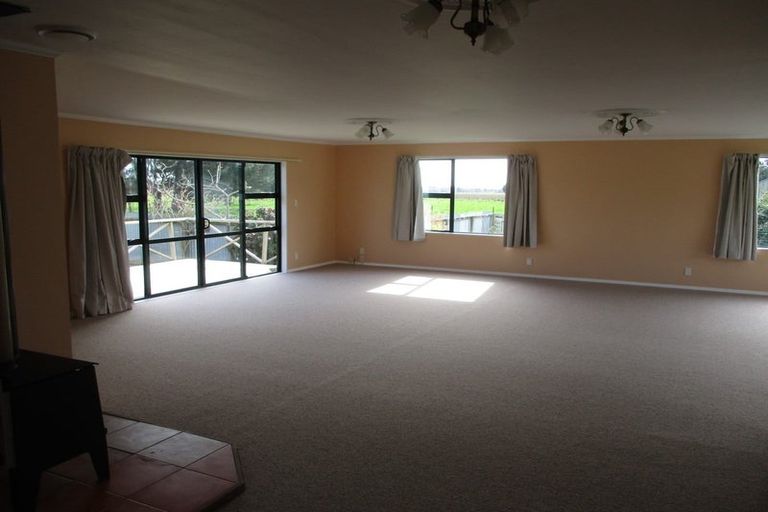 Photo of property in 312 Arapaepae Road South, Levin, 5571