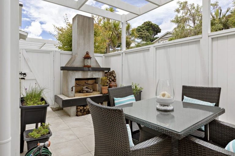 Photo of property in 49 Arcus Way, Hataitai, Wellington, 6021