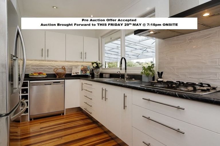 Photo of property in 315 Sturges Road, Henderson Valley, Auckland, 0612