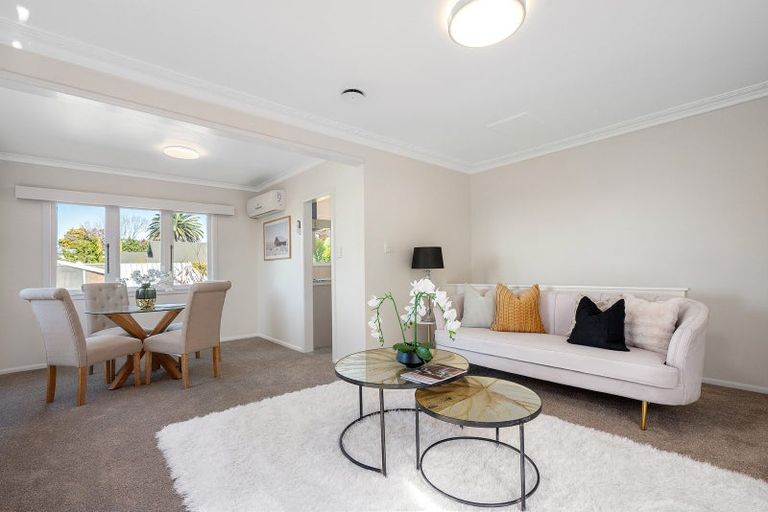 Photo of property in 2/306 Beach Road, Campbells Bay, Auckland, 0630