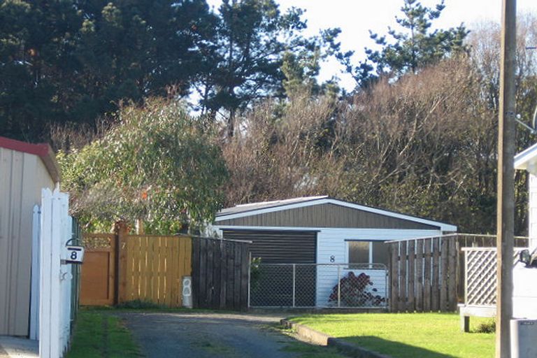 Photo of property in 8 Hewson Crescent, Otaki Beach, Otaki, 5512