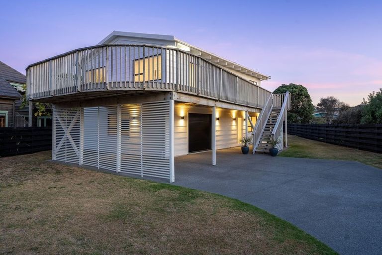 Photo of property in 116 Field Way, Waikanae Beach, Waikanae, 5036